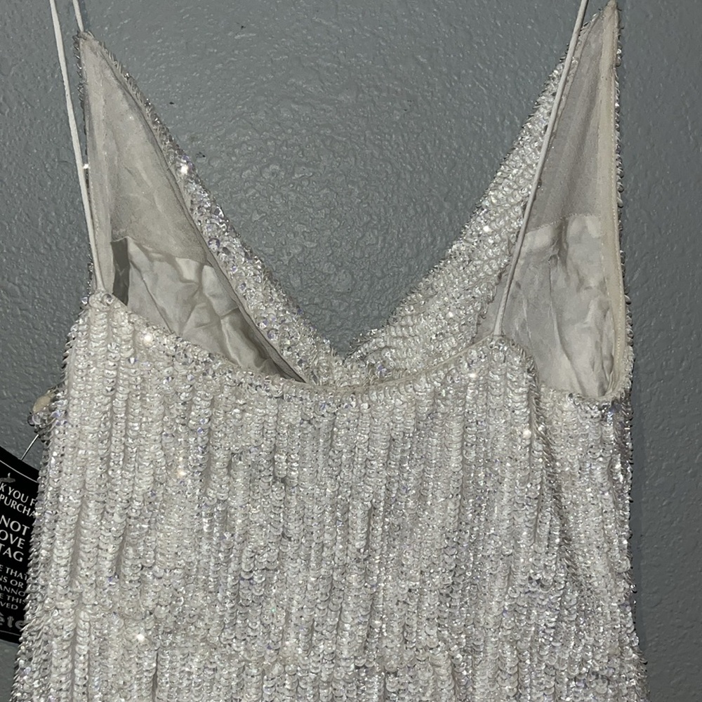 Retrofête JILL SEQUIN DRESS NWT
Size XS Color: Moonglow White - Picture 12 of 17